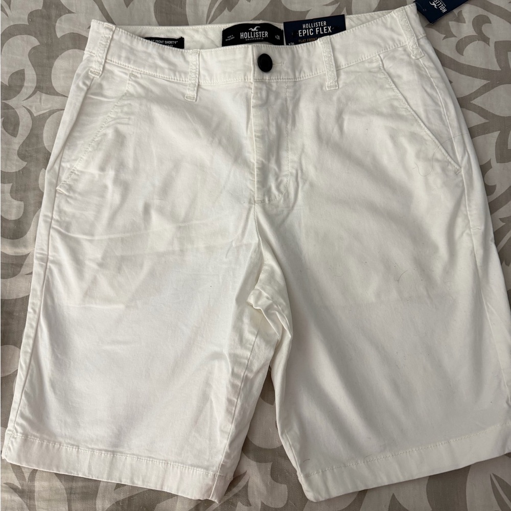 Hollister Men’s White Epic Flex Flat Front ShortsHollister Men’s shorts NEW